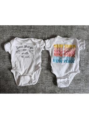 2 X Newborn Bodysuits